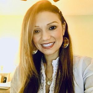 Meet your Posher, Leticia